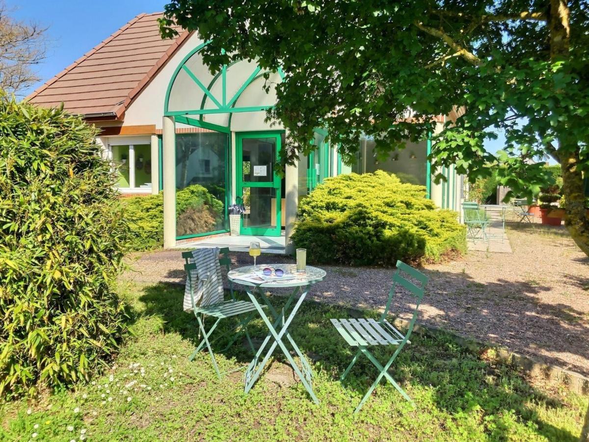 Logis Hotel Du Chateau Tour-en-Sologne Exterior photo